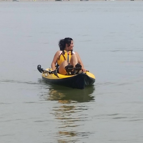 Meet your Posher, @cheekyredthread. - Picture 3 of 5